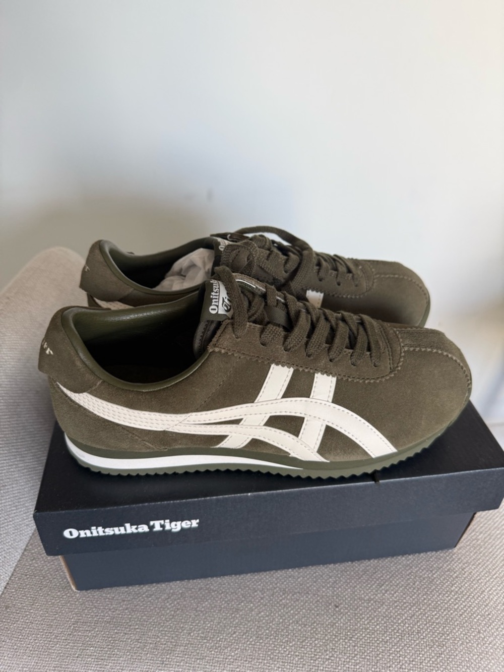 Onitsuka Tiger: Tiger Corsair in Bronze Green/Cream - Picture 3 of 5